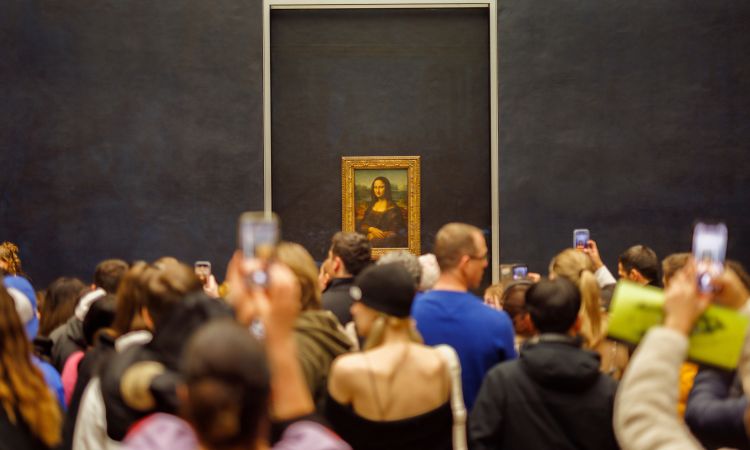 How to See the Mona Lisa Without the Crowds