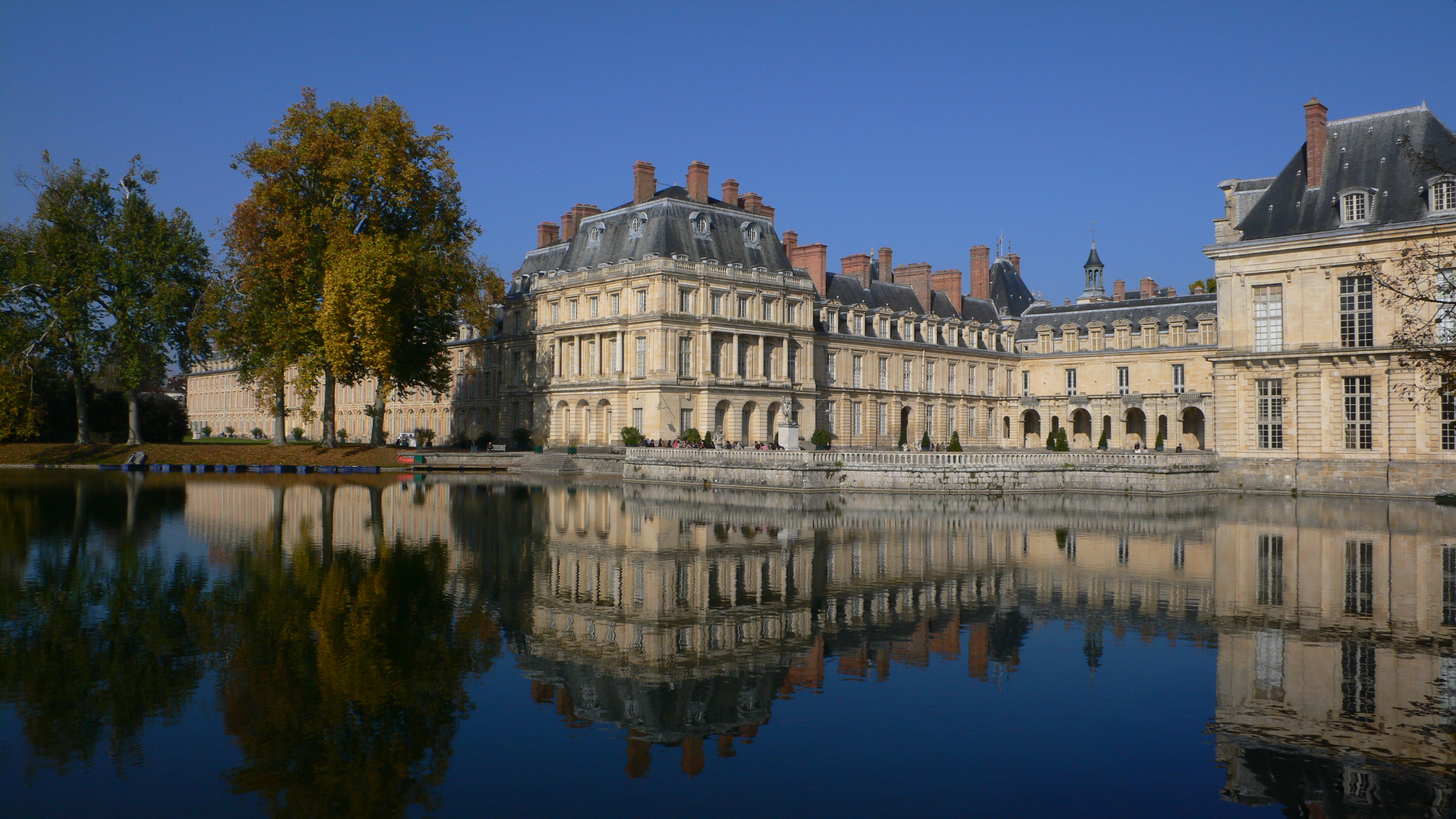 Beautiful View of Château de Fontainebleau, France